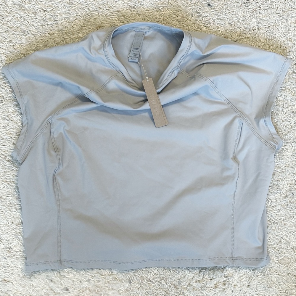SKIMS Swim Raglan Top - Picture 5 of 8